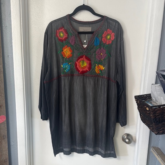 Double D Ranch Tops - Floral Embroidered Tunic // Double D